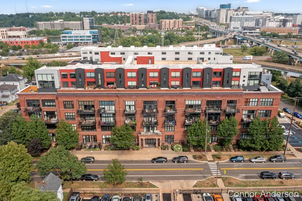 600 Broadway Avenue 411, Grand Rapids