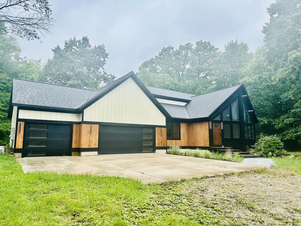 1505 N Green Creek Road, Muskegon