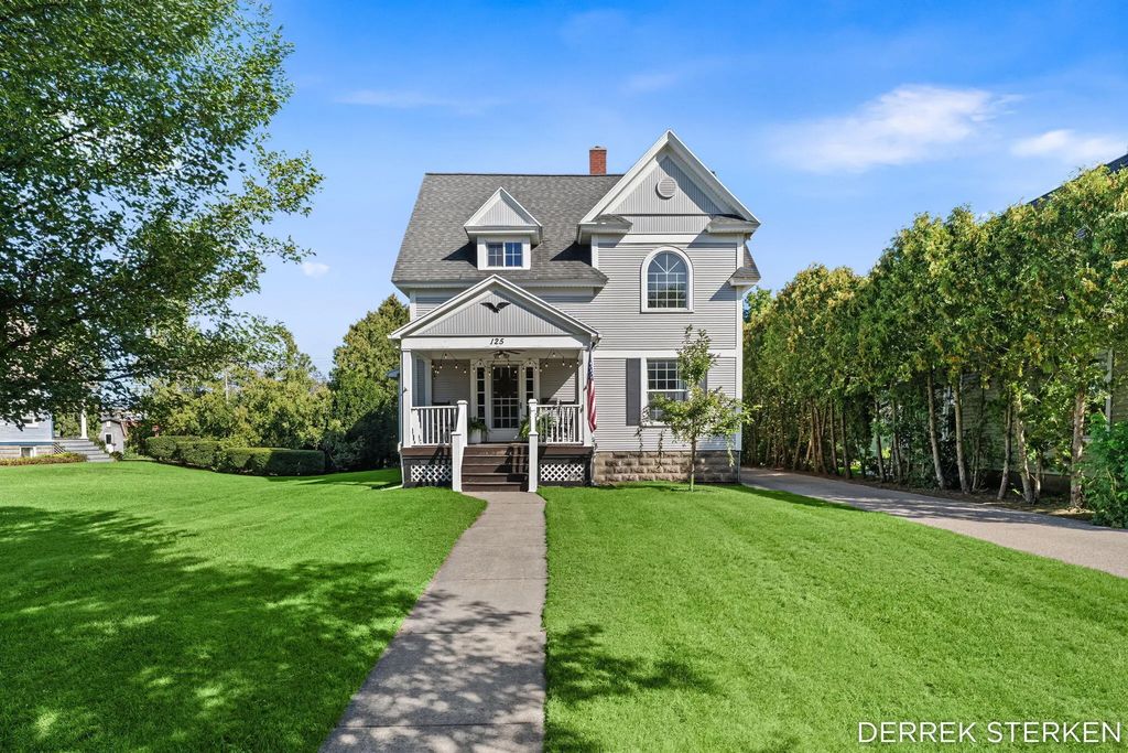 125 W Main Avenue, Zeeland
