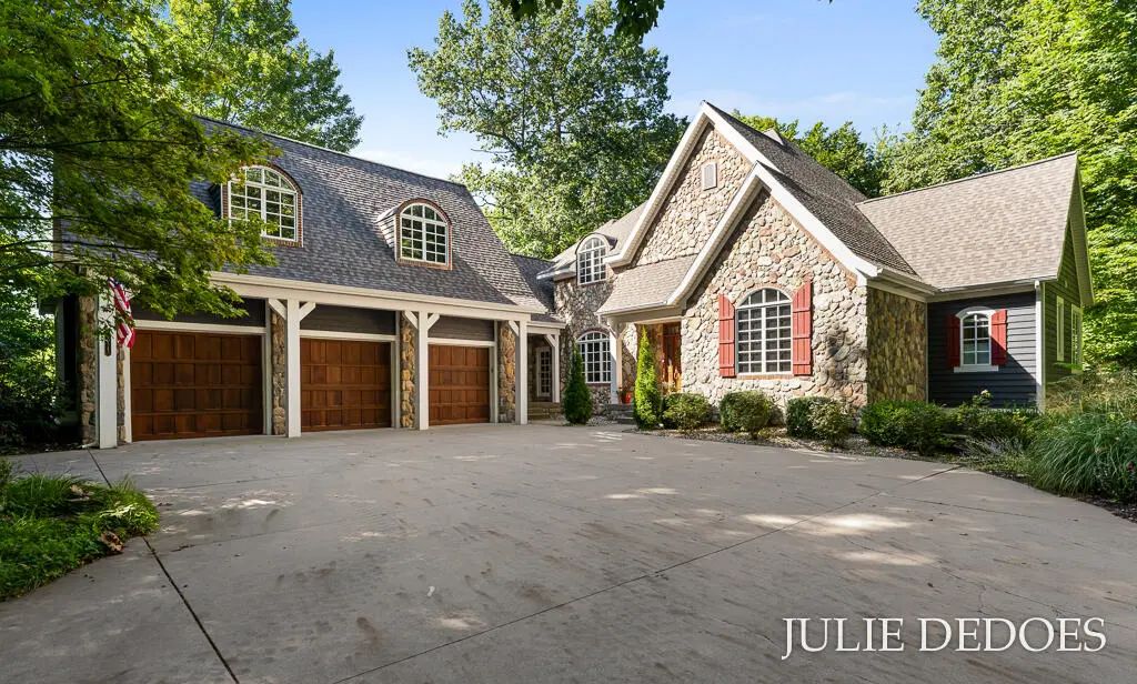 10543 Lakeshore Drive, West Olive