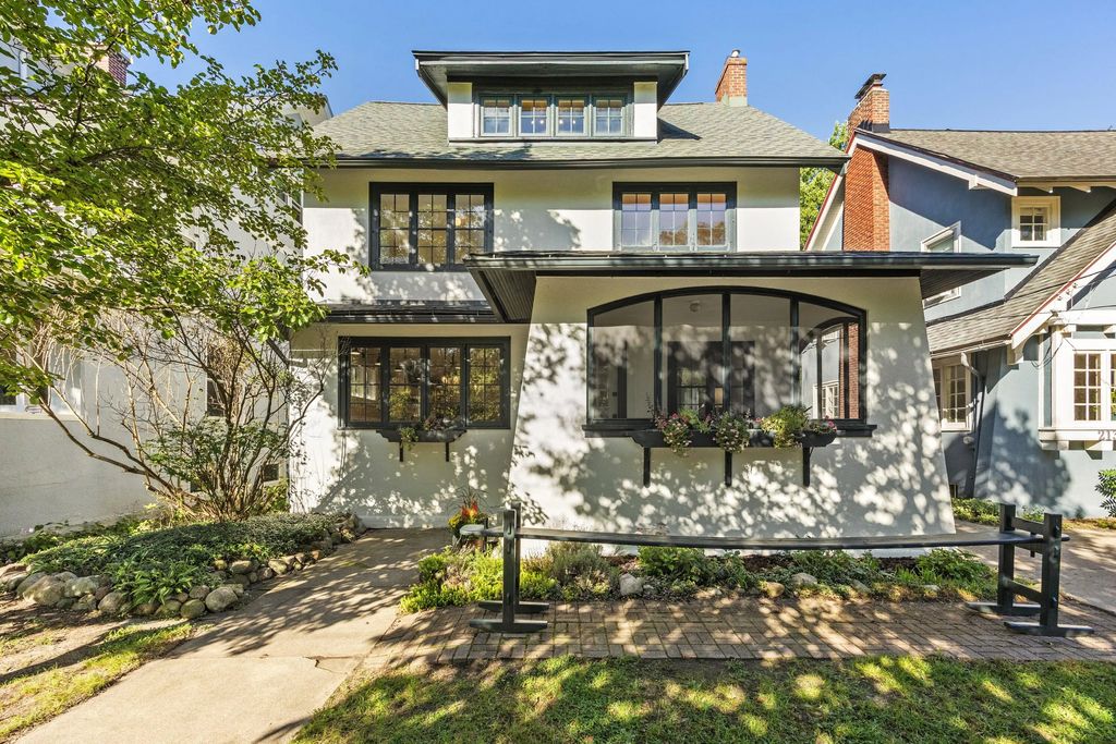 217 Hampton Avenue, Grand Rapids