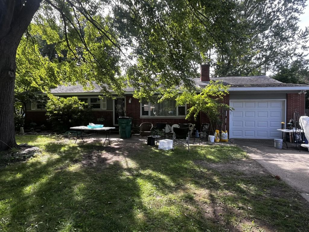 3889 Molly Boulevard, Muskegon