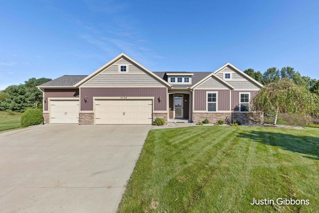 3159 Silver Fir Court, Holland