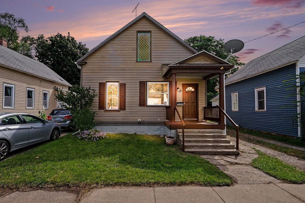 17 E Isabella Avenue, Muskegon