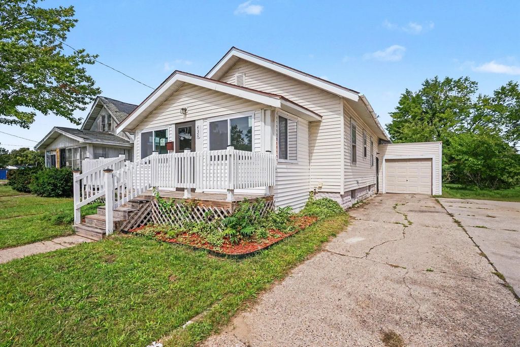 436 Catawba Avenue, Muskegon
