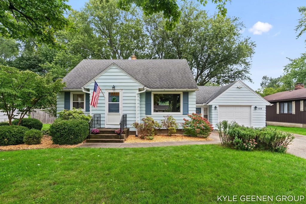 135 Grandview Avenue, Holland