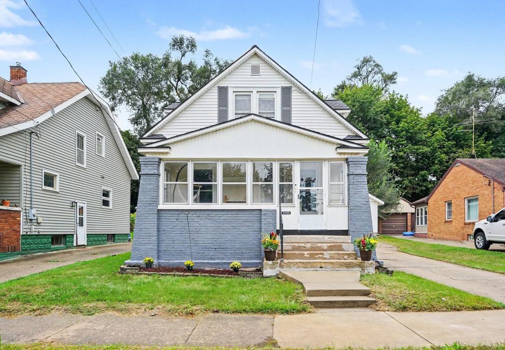 1537 Powers Avenue, Grand Rapids