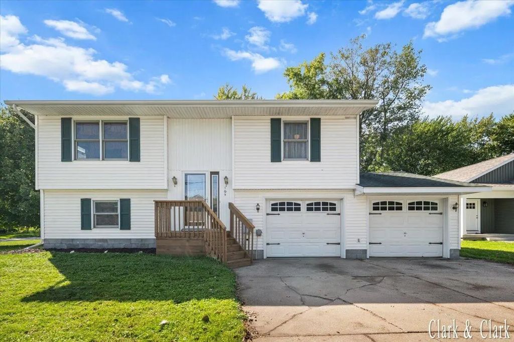 105 River Street, Coopersville