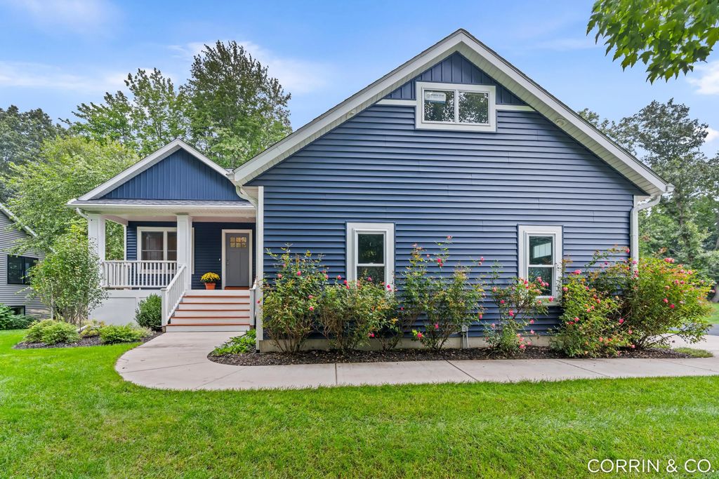1541 W 32nd Street, Holland