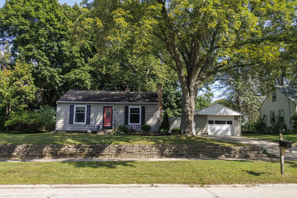 2910 Cheney Avenue, Grand Rapids