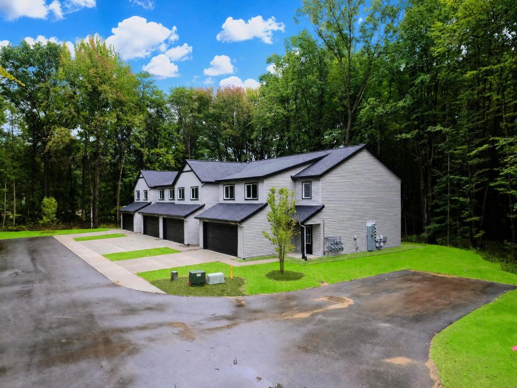 17226 Roosevelt Road, Spring Lake