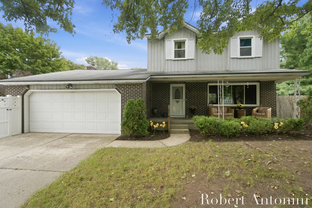 3756 Summit View Drive, Grand Rapids