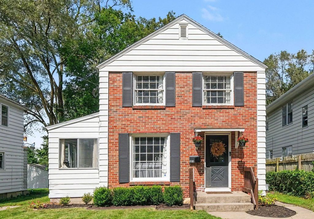 1011 Dickinson Street, Grand Rapids