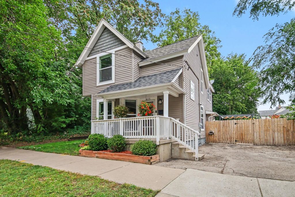 615 Sherman Street, Grand Rapids