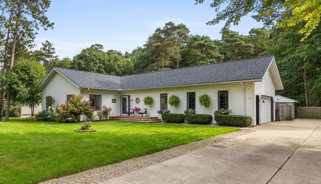 13342 Forest Park Drive, Grand Haven