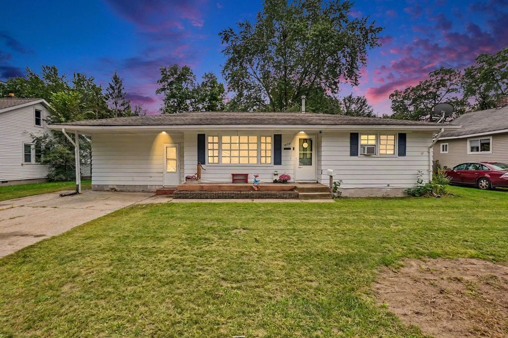 1277 Francis Avenue, Muskegon