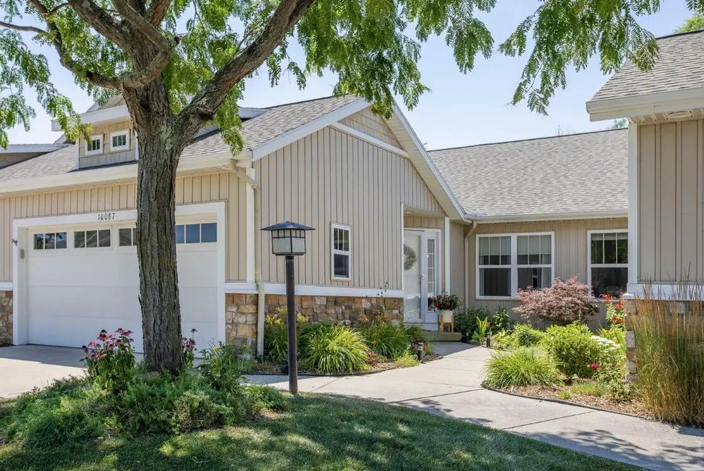 10087 S Crossroads Circle, Caledonia