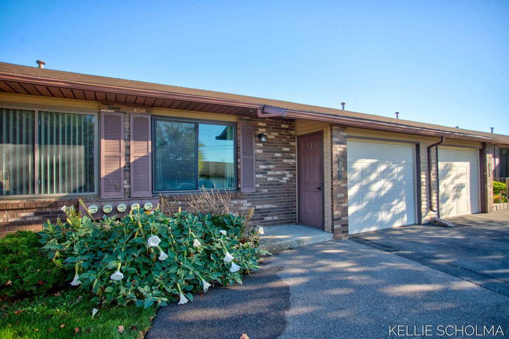 2927 Porter Court, Grandville