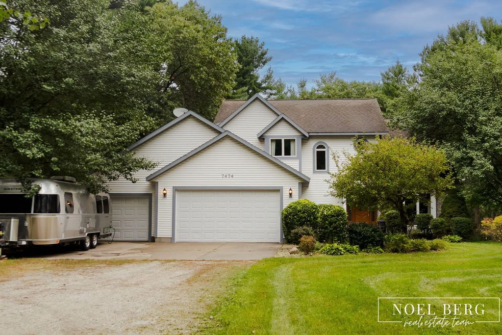 7474 Wiczer Drive, Whitehall
