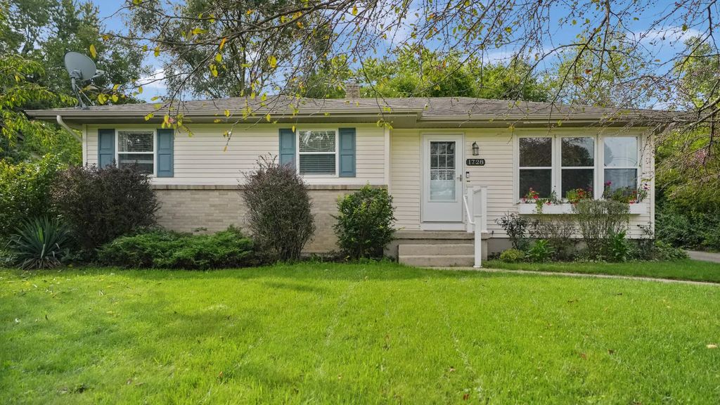 1728 Langley Street, Grand Rapids
