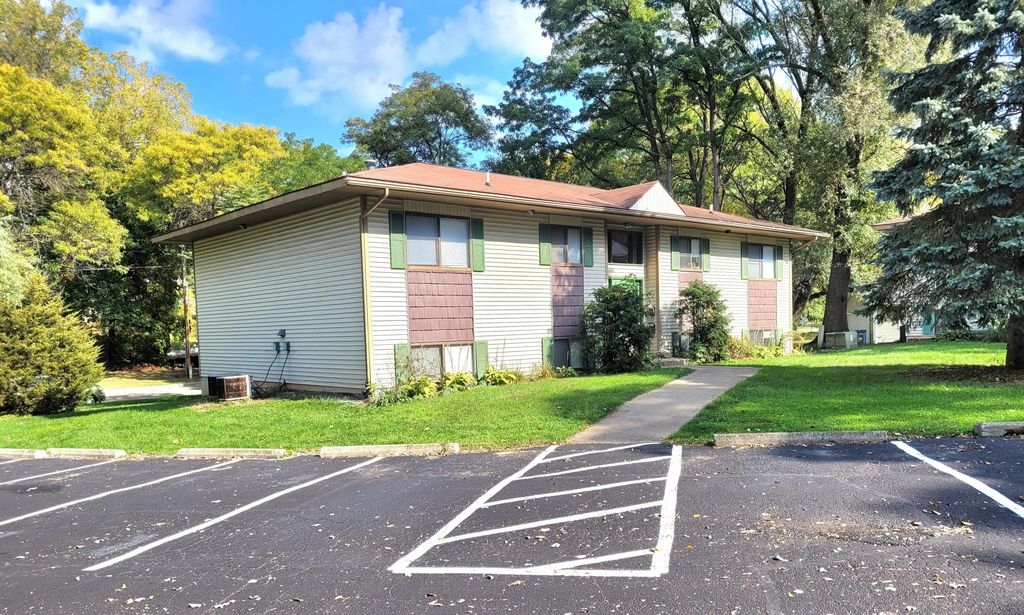 820 Carrier Creek Boulevard, Grand Rapids