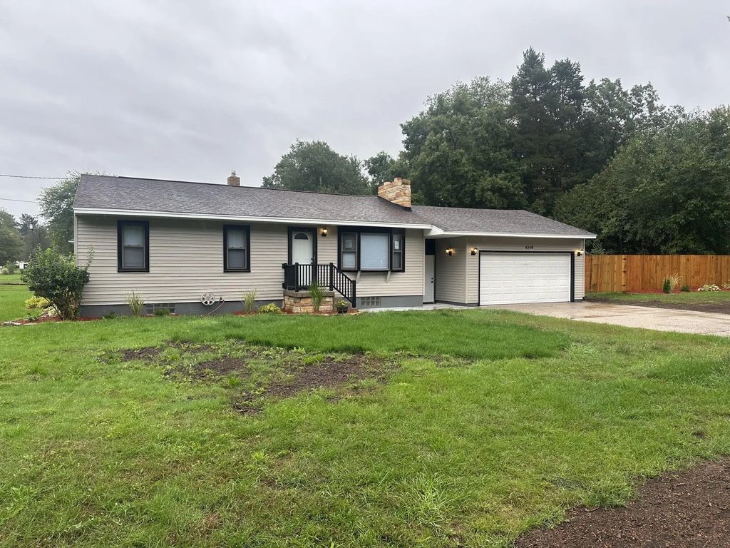 4340 S Quarterline Road, Muskegon