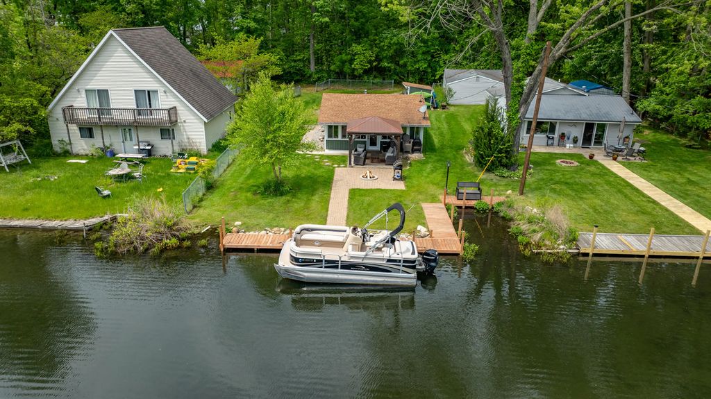 12079 Nevas Lane, Shelbyville