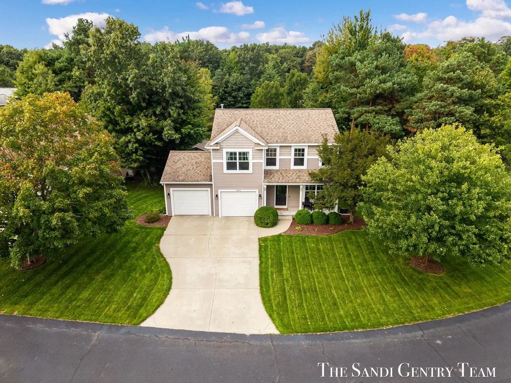 15313 Saddlebrook Court, Grand Haven