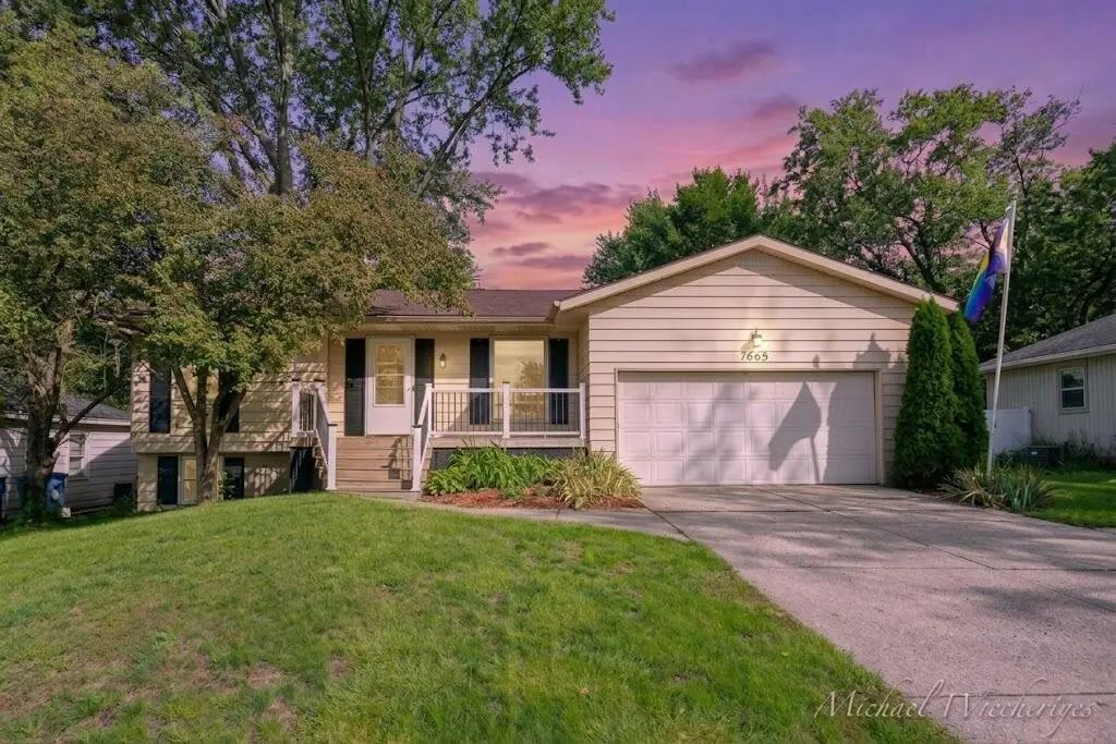 2665 Burton Street, Grand Rapids
