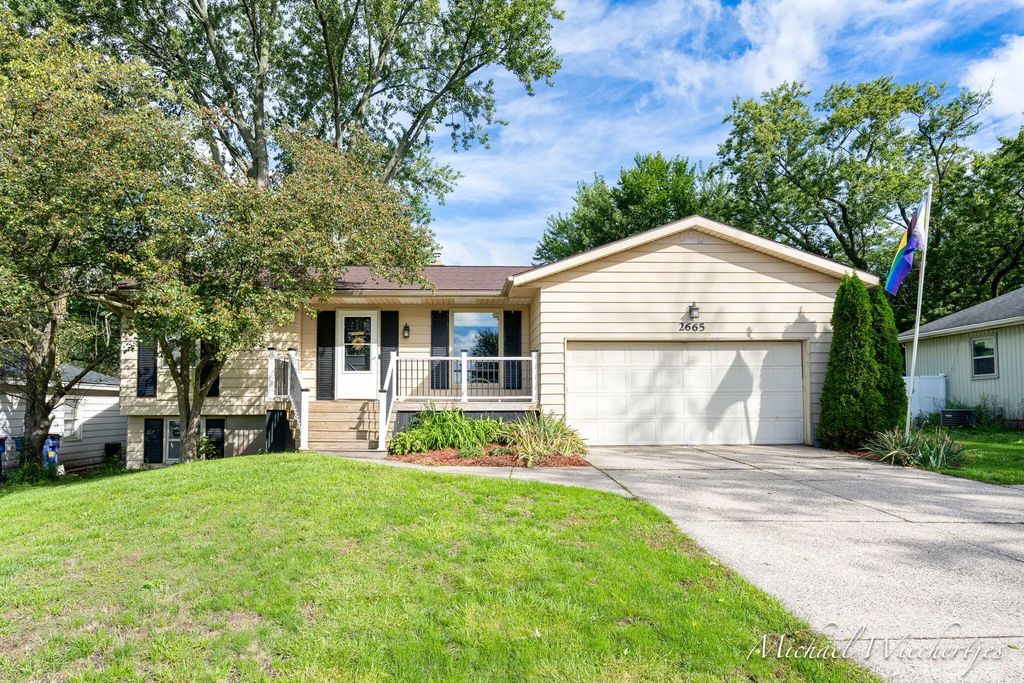 2665 Burton Street, Grand Rapids
