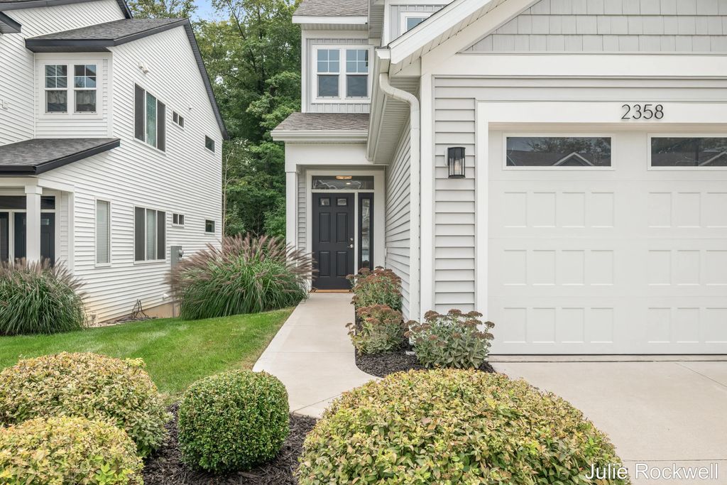 2358 Watertown Way, Grand Rapids