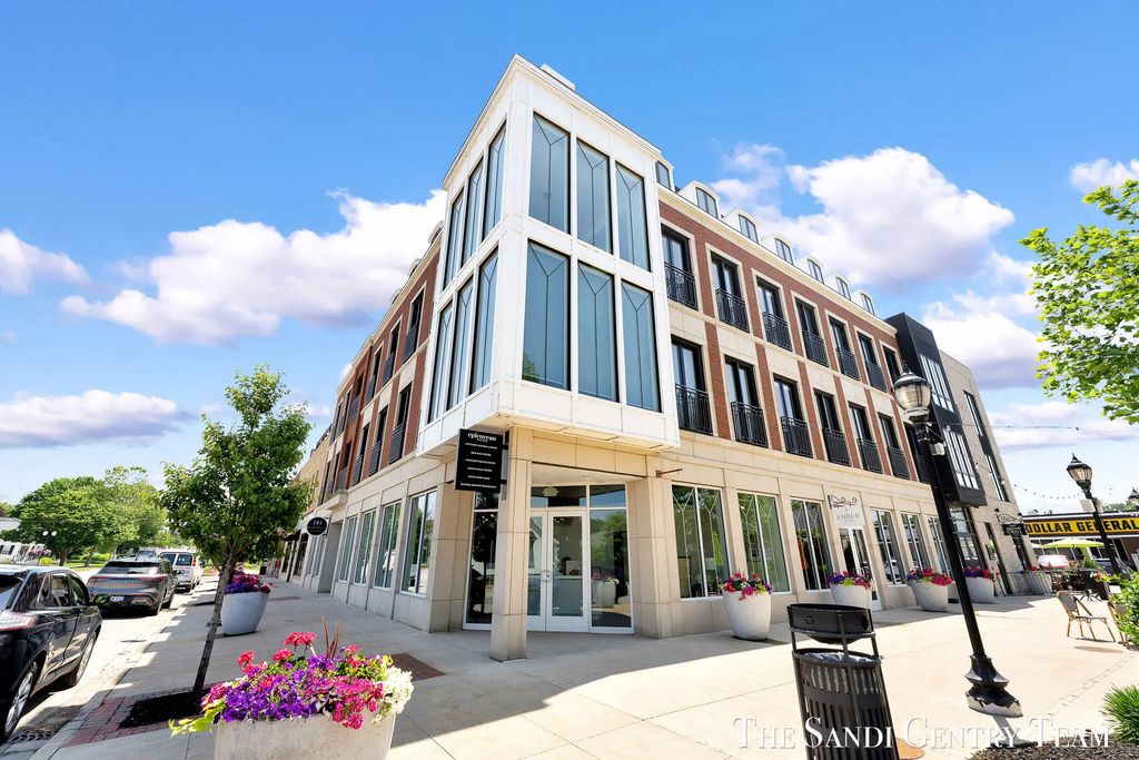 110 W Savidge Street 206, Spring Lake
