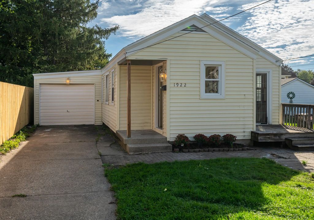 1922 Delwood Avenue, Wyoming