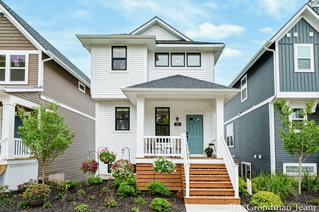 818 S Lake Street, Whitehall