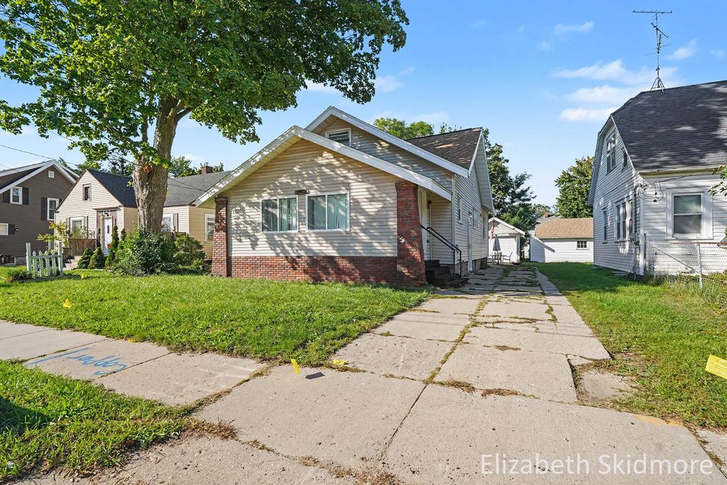 1037 Burton Street, Grand Rapids