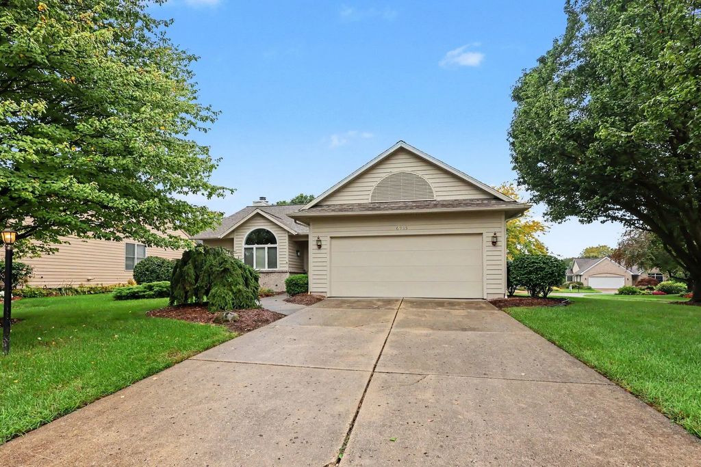 6915 Fairway Vista Drive, Caledonia