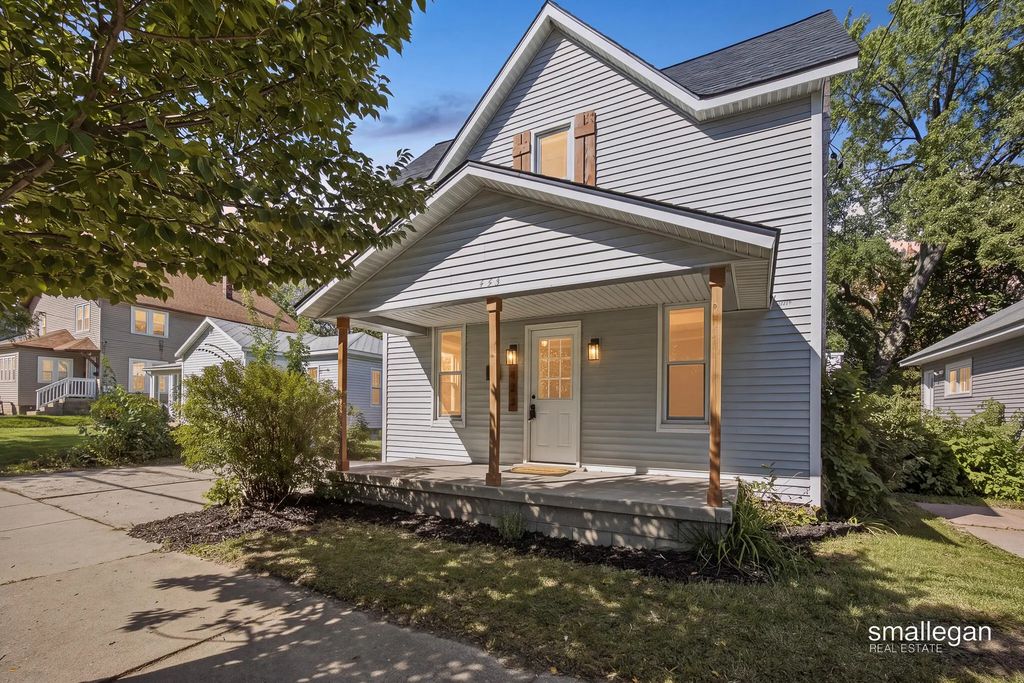 433 Leonard Street, Grand Rapids
