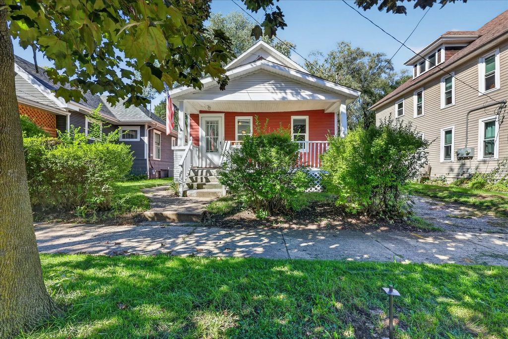 945 Jennette Avenue, Grand Rapids