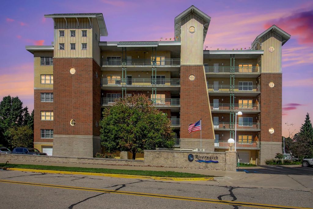 815 Wells Street 504, South Haven