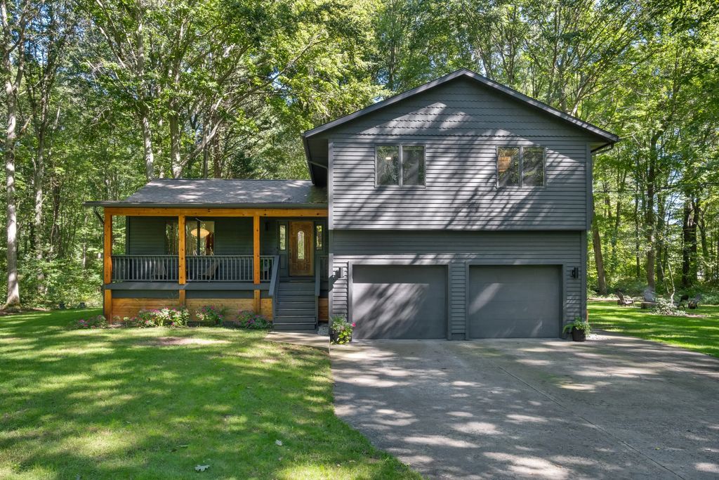 12890 Woodhaven Drive, Grand Haven