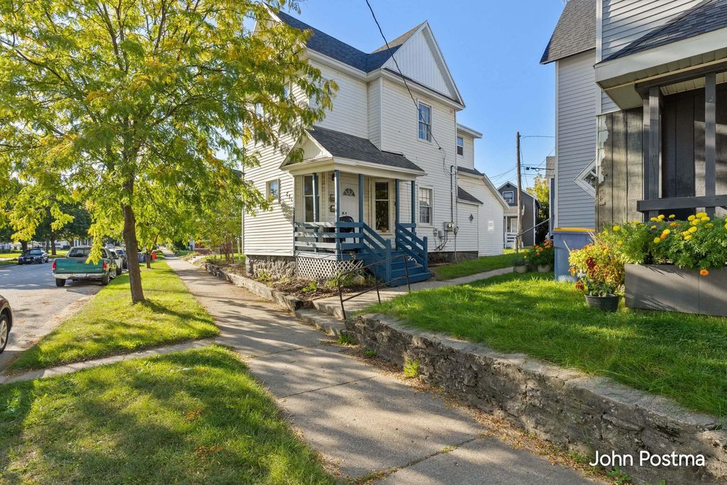 731 First Street, Grand Rapids
