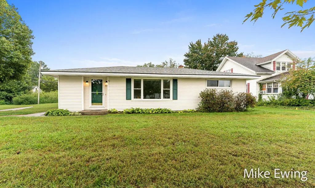 360 W 32nd Street, Holland