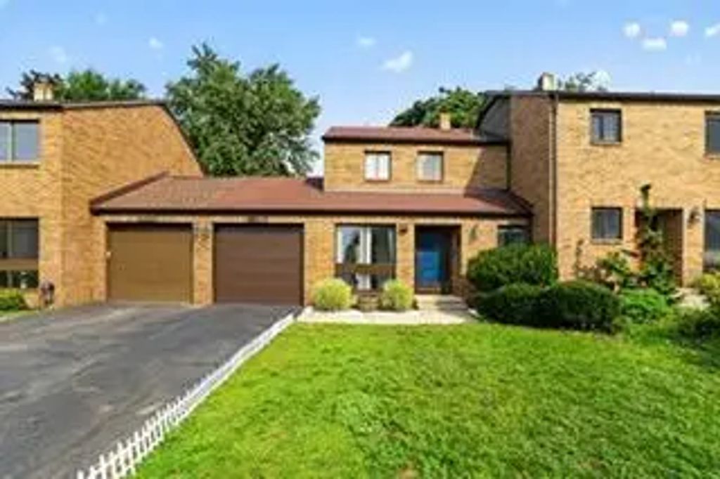 261 Heritage Commons Street, Grand Rapids
