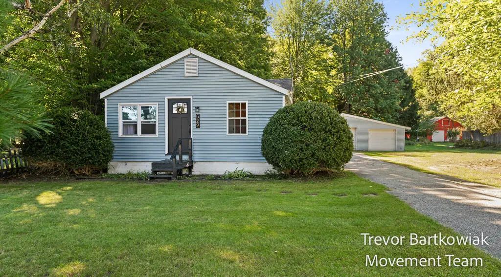 529 Porter Road, Norton Shores
