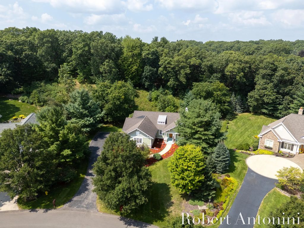 2025 Pine Nook Court, Grand Rapids