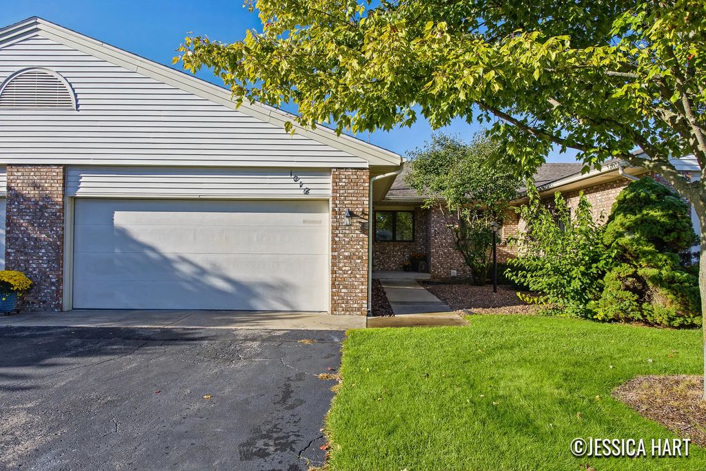 1016 Bayou Drive, Byron Center