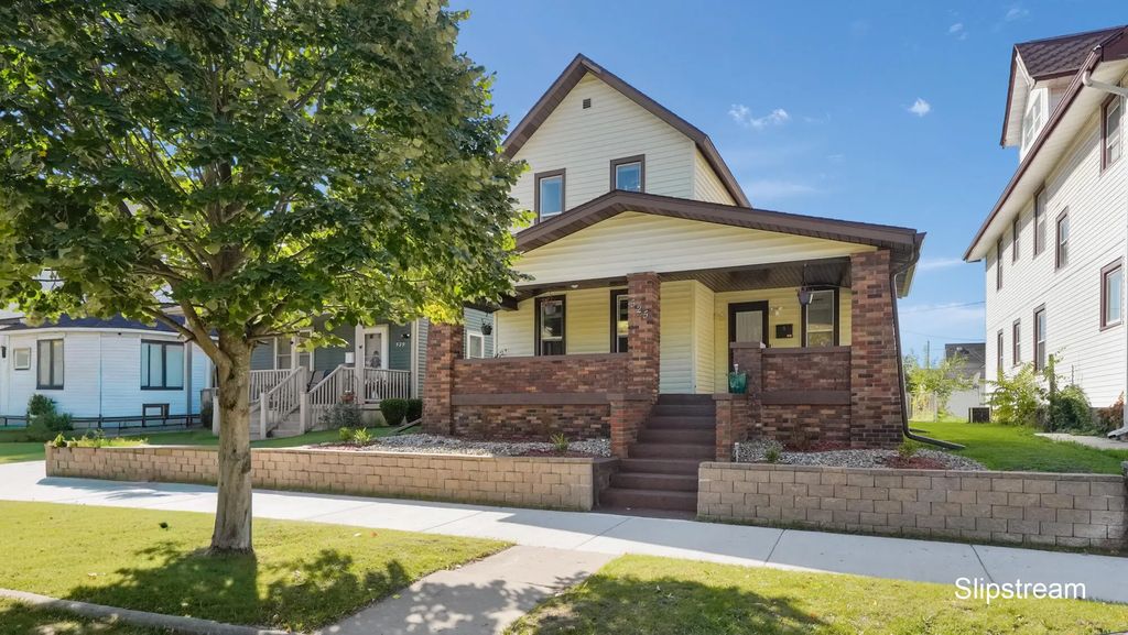 525 La Grave Avenue, Grand Rapids