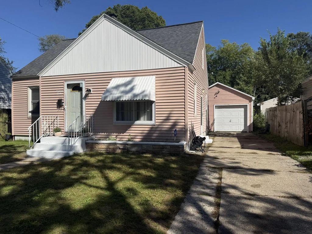 1860 Ray Street, Muskegon