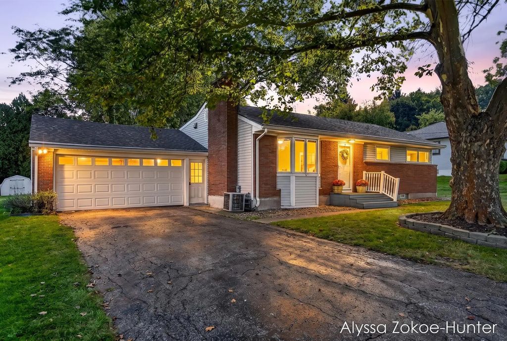 1938 Moerland Court, Grand Rapids