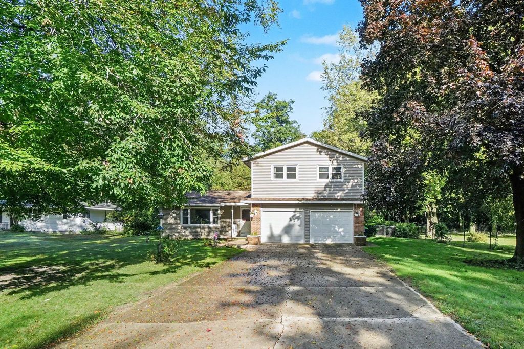 37 S Bear Lake Road, Muskegon